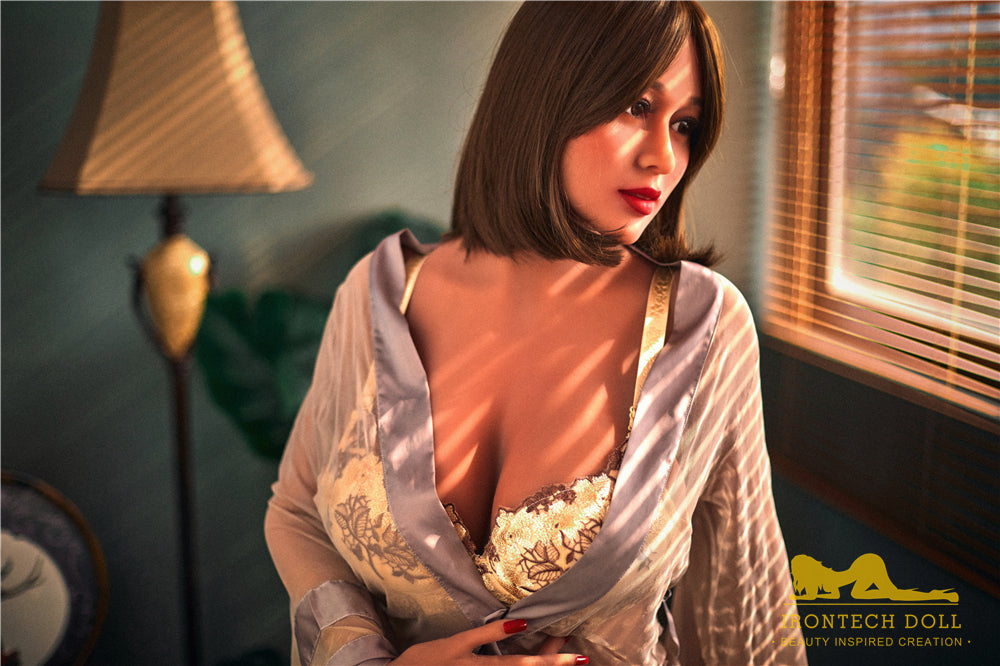 Irontech Sexpuppe Authumn - housedoll - Sexroboter kaufen - Sexpuppe kaufen - Sexpuppe mieten Berlin - Günstige Sexpuppen
