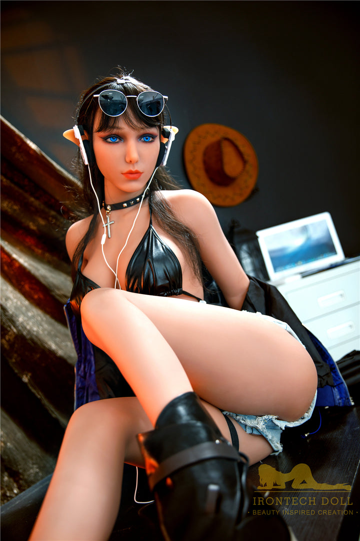 Irontech Sexpuppe Scarlett Elf - housedoll - Sexroboter kaufen - Sexpuppe kaufen - Sexpuppe mieten Berlin - Günstige Sexpuppen