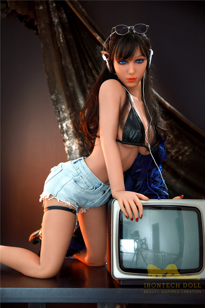 Irontech Sexpuppe Scarlett Elf - housedoll - Sexroboter kaufen - Sexpuppe kaufen - Sexpuppe mieten Berlin - Günstige Sexpuppen