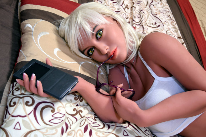 YLDoll Sexpuppe Della - housedoll - Sexroboter kaufen - Sexpuppe kaufen - Sexpuppe mieten Berlin - Günstige Sexpuppen