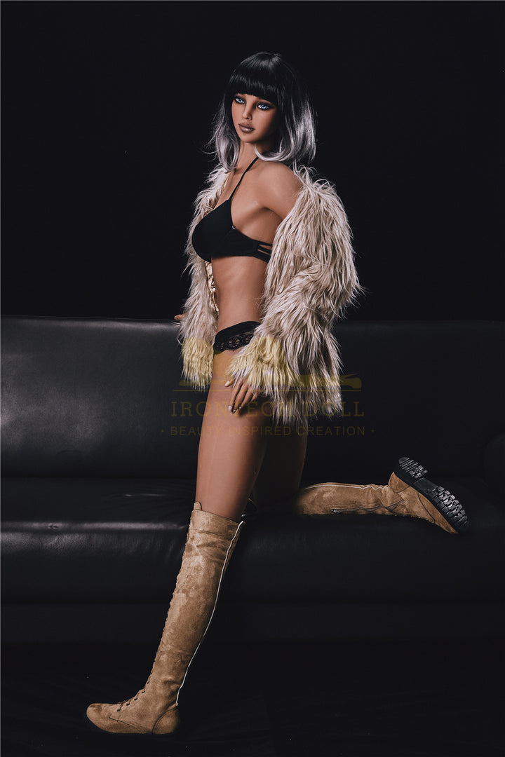 Irontech Sexpuppe Emily - housedoll - Sexroboter kaufen - Sexpuppe kaufen - Sexpuppe mieten Berlin - Günstige Sexpuppen