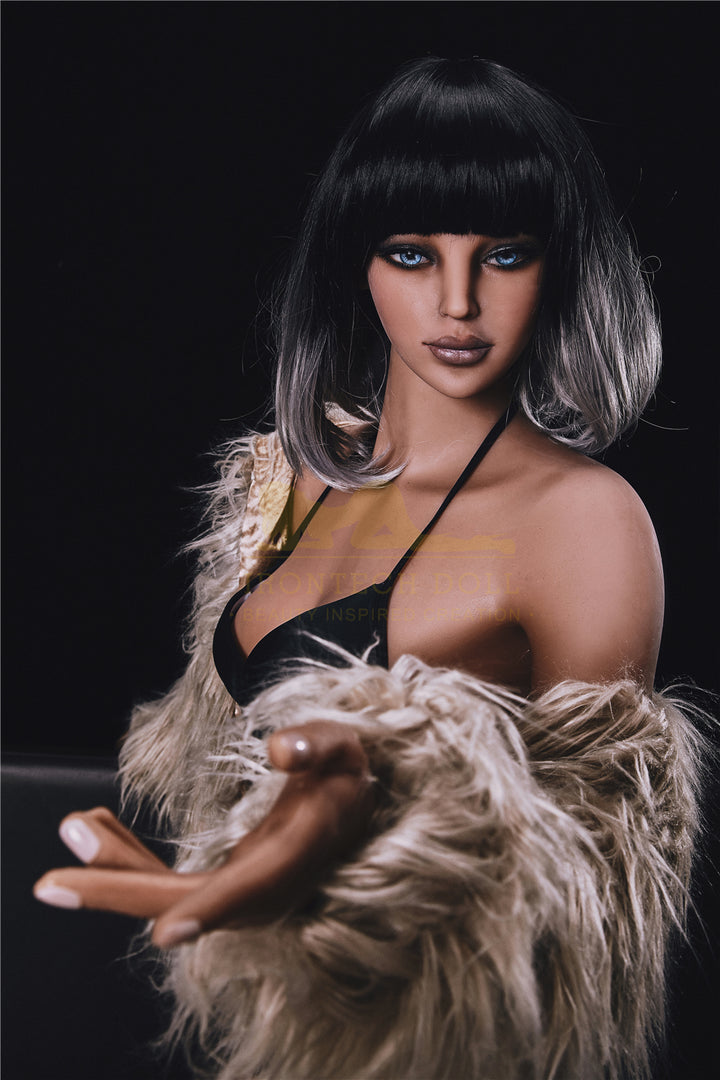 Irontech Sexpuppe Emily - housedoll - Sexroboter kaufen - Sexpuppe kaufen - Sexpuppe mieten Berlin - Günstige Sexpuppen