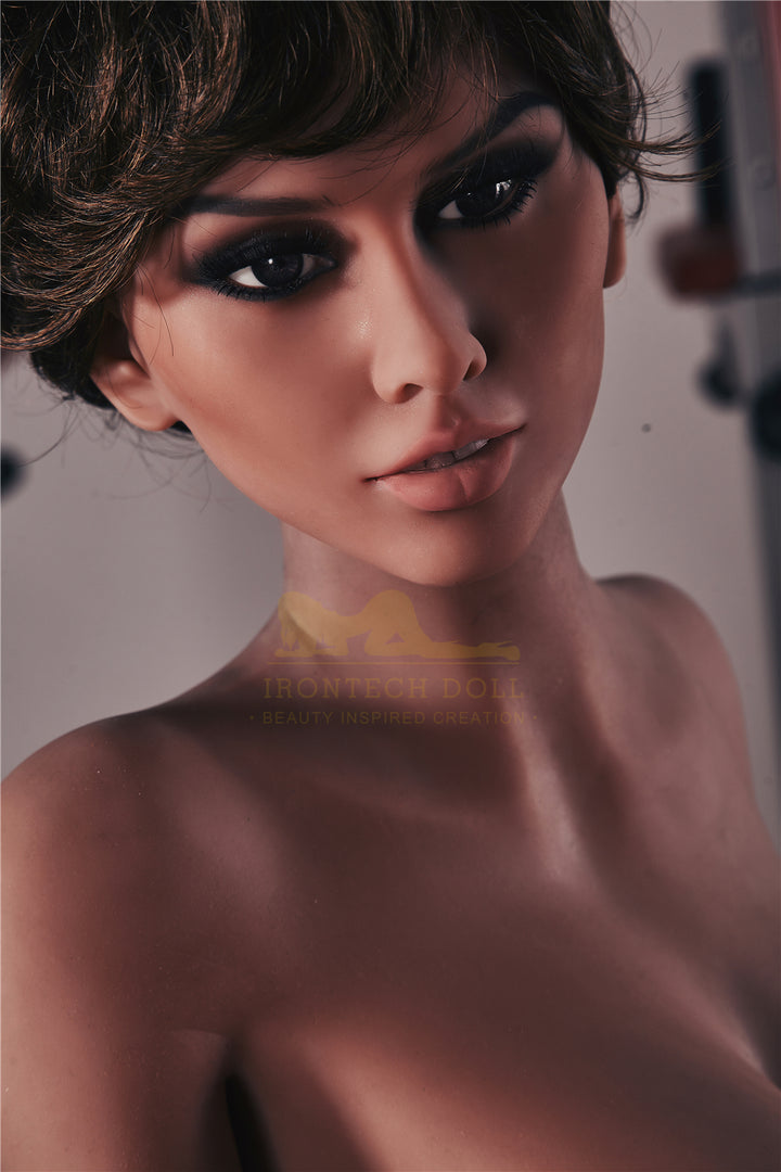 Irontech Sexpuppe Selina - housedoll - Sexroboter kaufen - Sexpuppe kaufen - Sexpuppe mieten Berlin - Günstige Sexpuppen