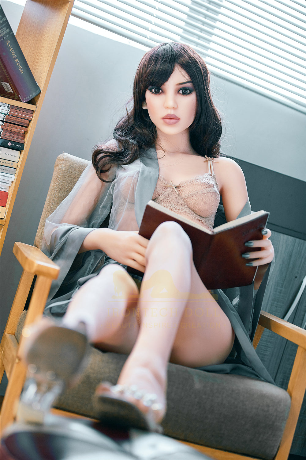 Irontech Sexpuppe Akisha - housedoll - Sexroboter kaufen - Sexpuppe kaufen - Sexpuppe mieten Berlin - Günstige Sexpuppen
