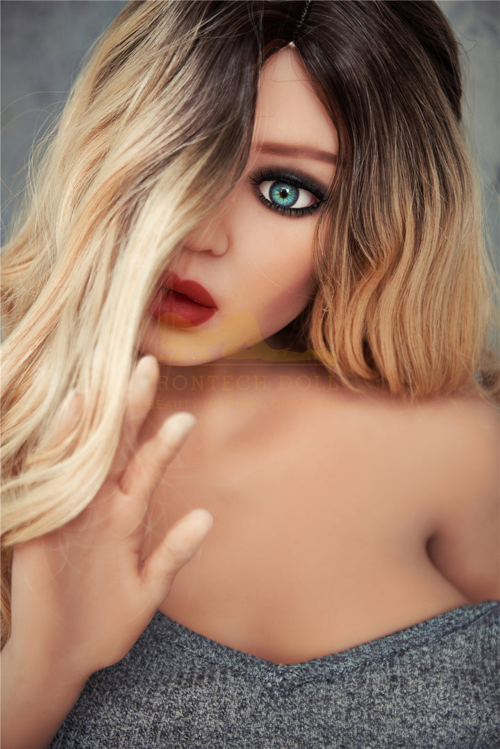 Irontech Sexpuppe Akisha